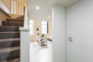 Athenaeum House, Leeds - Host & Stay