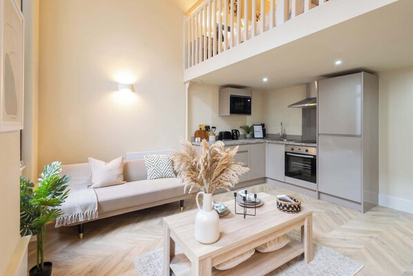 Athenaeum House, Leeds - Host & Stay