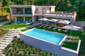 Villa Optima image