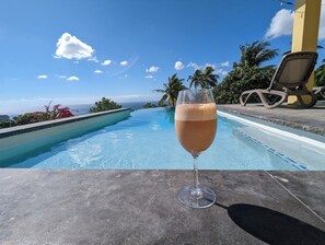 Infinity pool