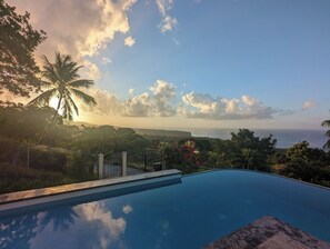 Infinity pool