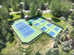 Tennis & Pickle Ball Courts