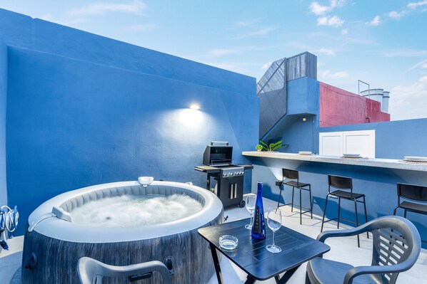 Bain à remous extérieur