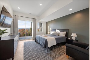 Downstairs - King bedroom