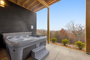 Downstairs - 6 person hot tub