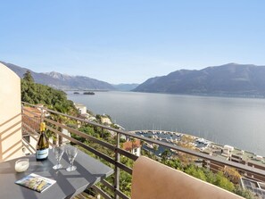 Wasser, Eigentum, Pflanze, Gebäude, Azurblau, Himmel, Fenster, Schwimmbad, Urban Design, Freizeit