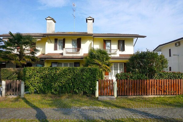 Holiday Home Exterior [summer]