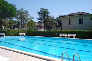 Holiday Home Swimming Pool