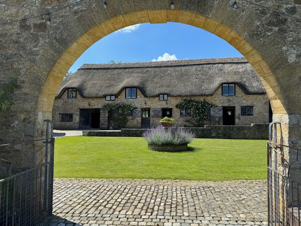Jerards Stables, Sandford Orcas, Sherborne: Welcome to your luxury retreat!