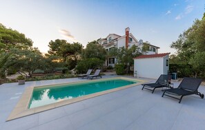 pool