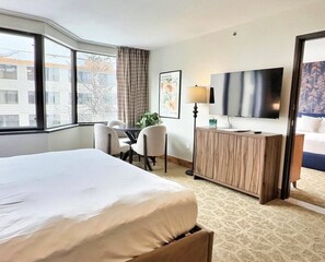 Two Separate Units (Units 412 & 414) with Adjoining Doors | Managed by: @TraverseHospitality