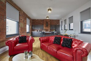 Living Room / Lounge