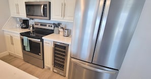 Microwave, Oven, Indoors, Kitchen, Cooktop