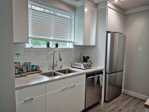 Modern Appliances: High-end appliances for your convenience.
