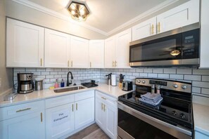 Full Kitchen