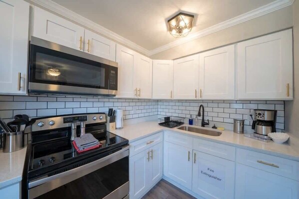 Full Kitchen