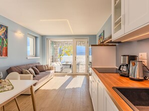 Pflanze, Himmel, Wolke, Gebäude, Fenster, Grundstueck, Interior Design, Urban Design, Wohngebiet