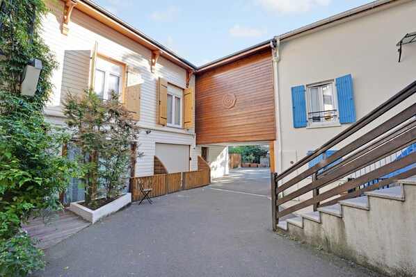 Holiday Home Exterior [summer]