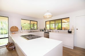 Kitchen(use by arrangement)
