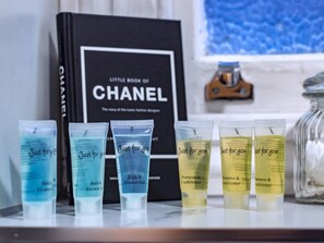 Bathroom amenities