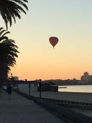 Middle Park beach only 100m away