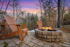 Gather around the outdoor firepit to roast marshmallows!
