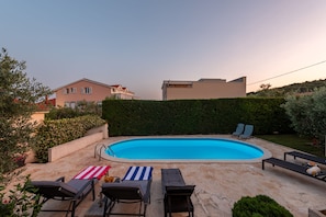 Swimming pool