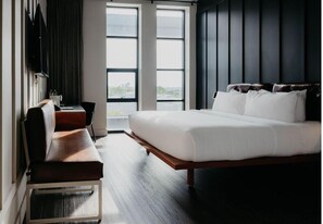 Unit with full bed. Exact unit will be assigned upon arrival. Views, colors, and decor may vary.