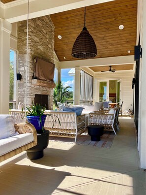 Screen porch with Bedroom 1 access