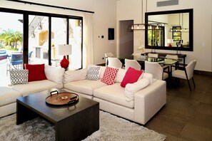 Living room/ Dining room