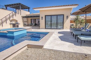 Terrace/Pool area