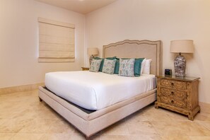 Guest Room 1 -King bed (1)