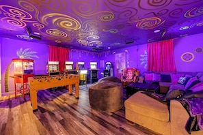 Spielezimmer