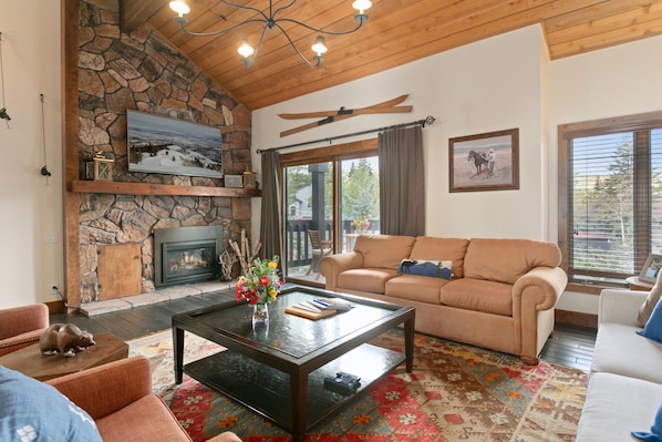 Furniture, Indoors, Living Room, Coffee Table, Table