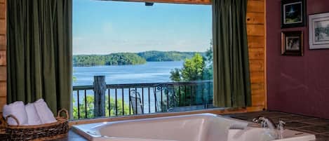 Lake View Jetted tub