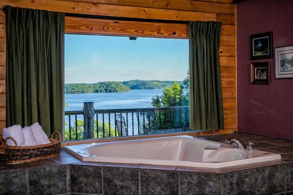 Lake View Jetted tub