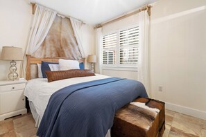 Queen bedroom