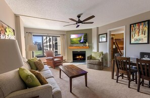 Welcome home to Silver Creek 5404, an ideal and modern oasis for your Snowshoe mountain adventures!