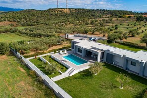 Villa bird%27s eye view