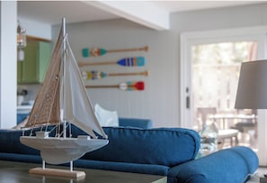 upper living room decor 