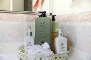 Bathroom amenities