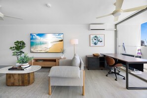 Living Area/Study Nook