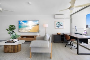 Living Area/Study Nook