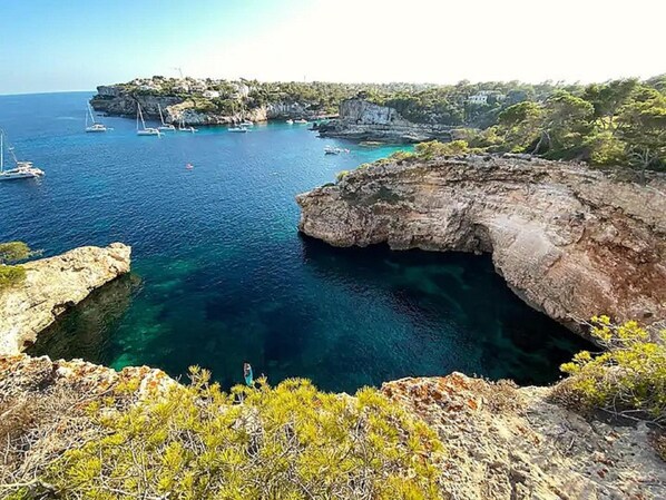 Grand Bleu Descubre el paraíso en la Villa Grand Bleu   Playa a 500 metros Opción Piscina climatizada a 30 grados - 1