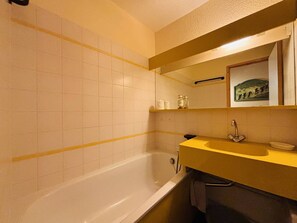 1 ETAGE