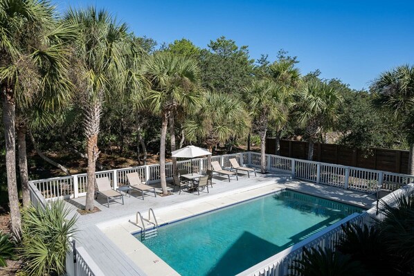 Pool Area (9)