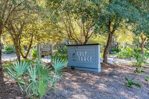 Gulf Trace Neighborhood