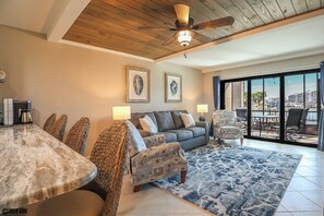 Life is Better At The Beach! Fabulous Island Condo on Fort Myers Beach!