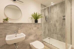 Apartment 1, King's Court, Scarborough - Host & Stay