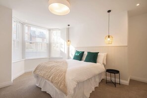 Apartment 1, King's Court, Scarborough - Host & Stay